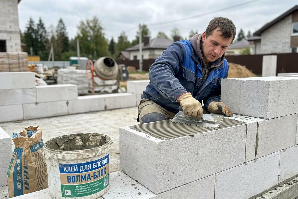 Тонкошовная кладка газобетонных блоков на минеральный клей